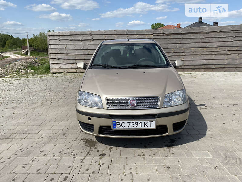 Хэтчбек Fiat Punto 2010 в Бродах