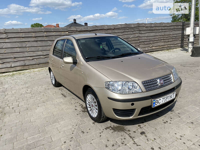 Хэтчбек Fiat Punto 2010 в Бродах