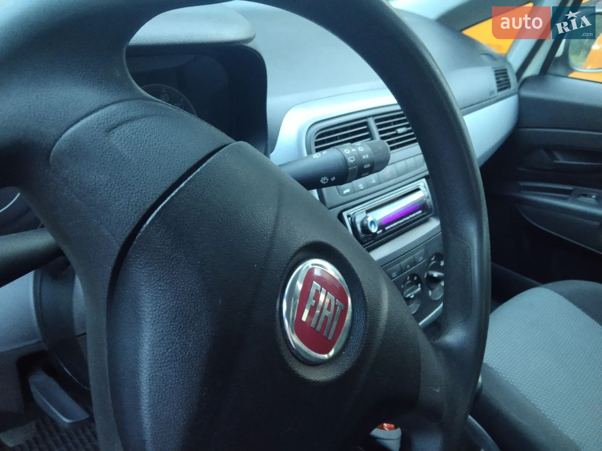 2010 Fiat Punto - мініатюра 3