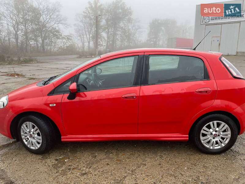 Хэтчбек Fiat Punto 2013 в Черновцах