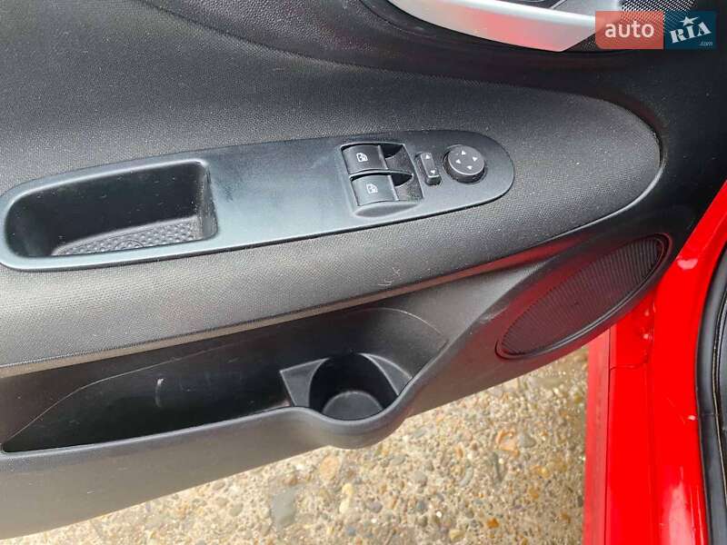Хэтчбек Fiat Punto 2013 в Черновцах