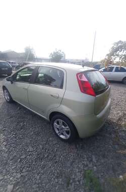 Хэтчбек Fiat Punto 2005 в 