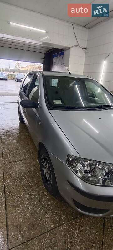 Хэтчбек Fiat Punto 2007 в Киеве