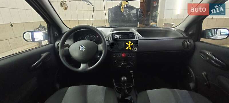 Хэтчбек Fiat Punto 2007 в Киеве
