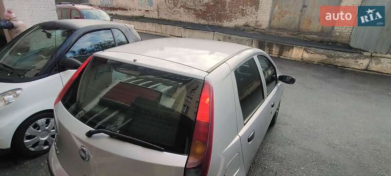 Хэтчбек Fiat Punto 2007 в Киеве