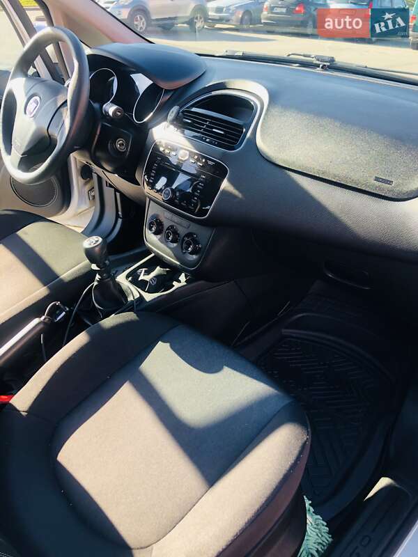 Хетчбек Fiat Punto 2015 в Львові