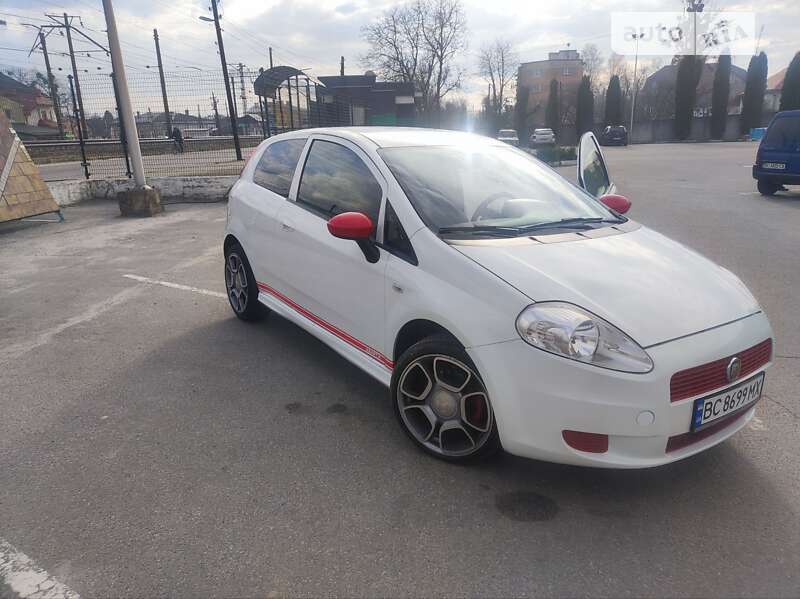 Хэтчбек Fiat Punto 2010 в Стрые