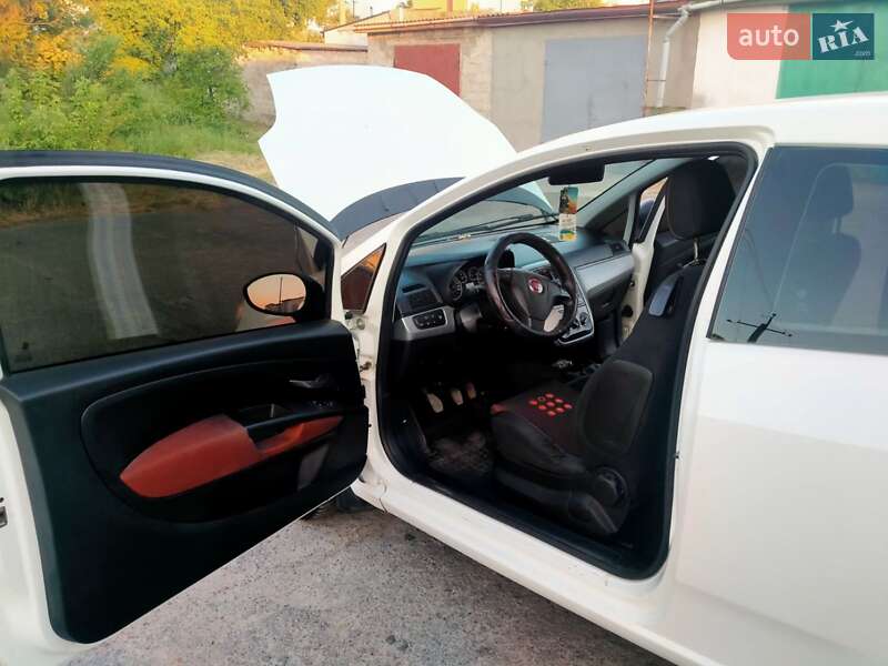 Хэтчбек Fiat Punto 2011 в Ровно