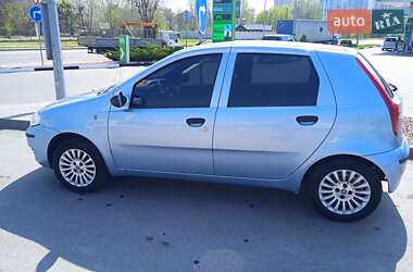 Хэтчбек Fiat Punto 2011 в 