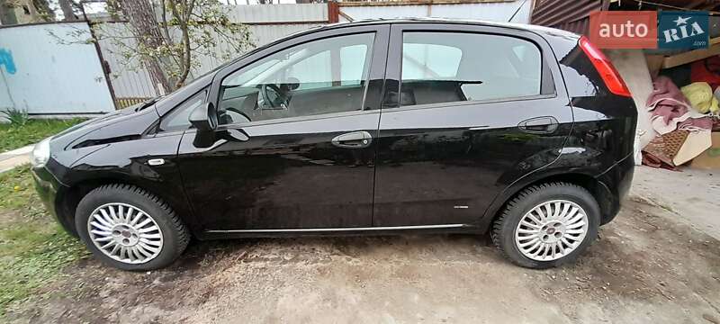 Хэтчбек Fiat Punto 2007 в 
