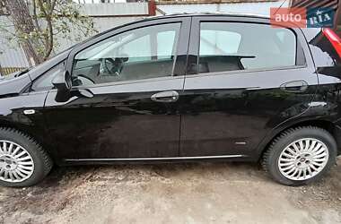 Хэтчбек Fiat Punto 2007 в 