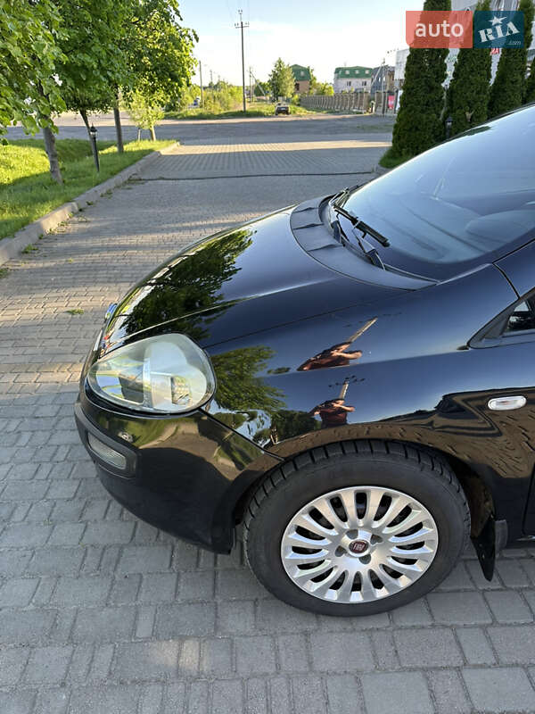 Хэтчбек Fiat Punto 2011 в Луцке