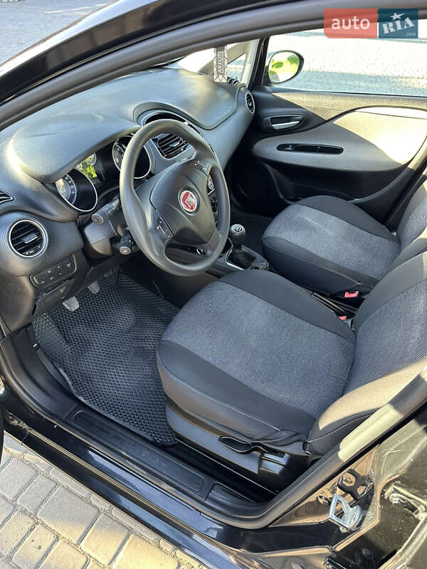 Хэтчбек Fiat Punto 2011 в Луцке