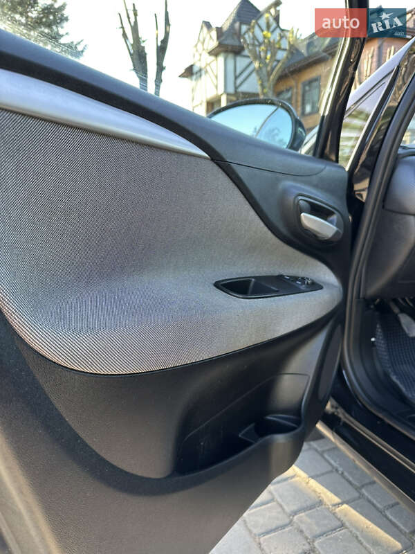 Хэтчбек Fiat Punto 2011 в Луцке