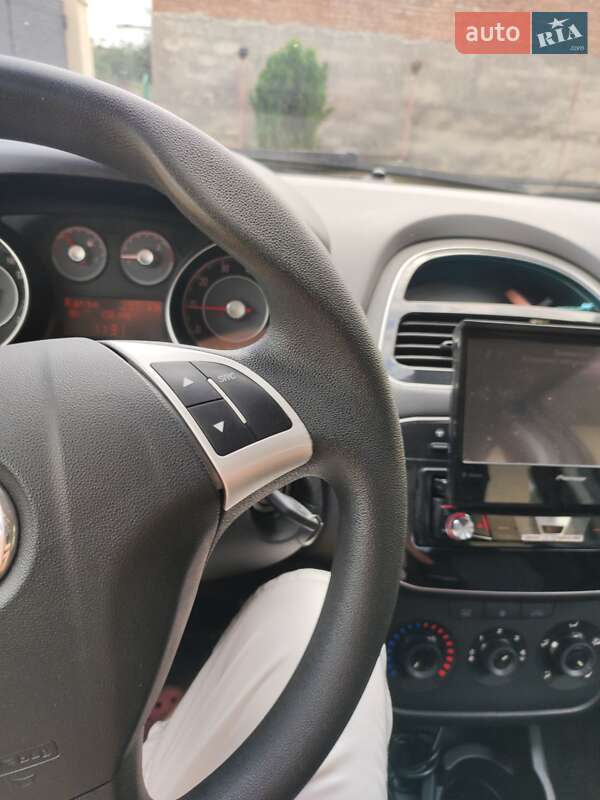 Хэтчбек Fiat Punto 2013 в Львове
