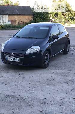 Хэтчбек Fiat Punto 2009 в Остроге