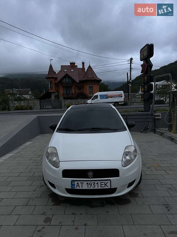 Хэтчбек Fiat Punto 2009 в Яремче