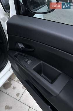 Хэтчбек Fiat Punto 2009 в 