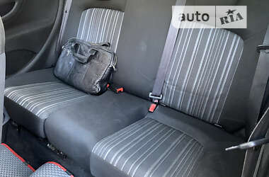 Хетчбек Fiat Punto 2010 в 