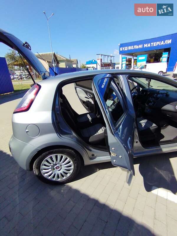 Хэтчбек Fiat Punto 2011 в Калуше