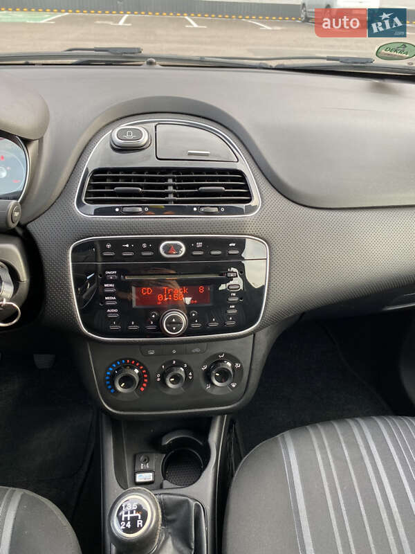 Хетчбек Fiat Punto 2011 в Рівному