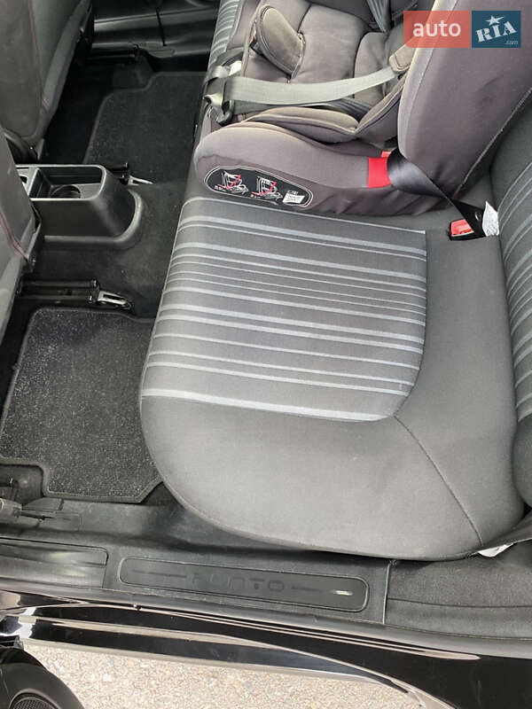 Хетчбек Fiat Punto 2011 в Рівному