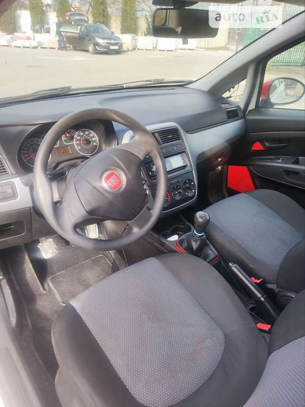 Хэтчбек Fiat Punto 2010 в Стрые