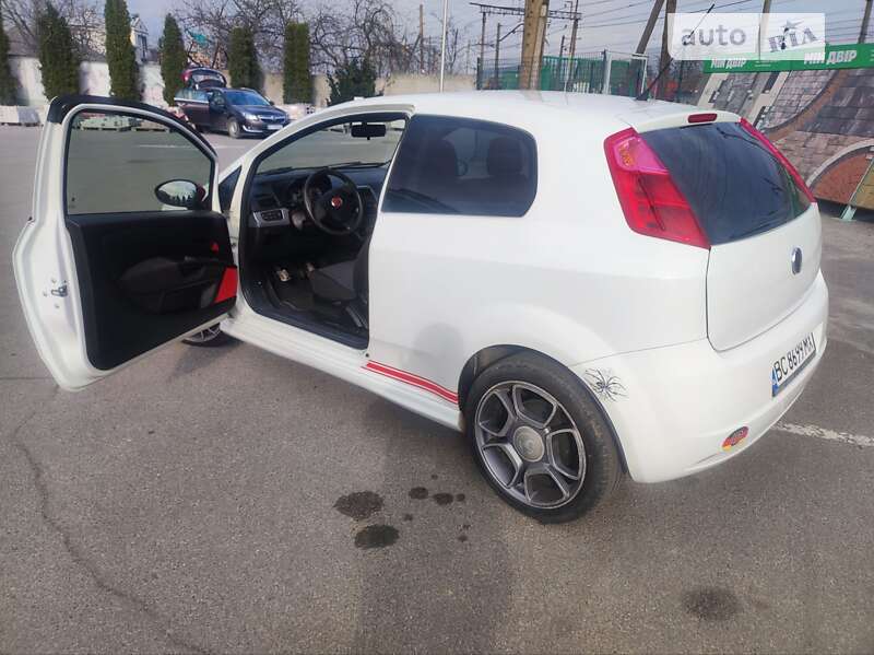 Хэтчбек Fiat Punto 2010 в Стрые