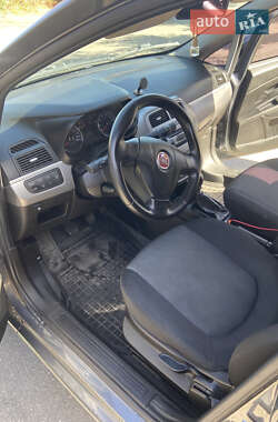 Хэтчбек Fiat Punto 2012 в 