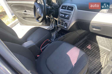 Хэтчбек Fiat Punto 2012 в 