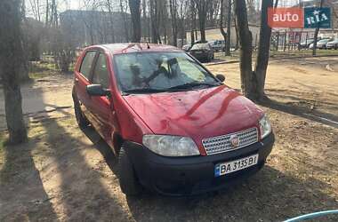 Хэтчбек Fiat Punto 2010 в 