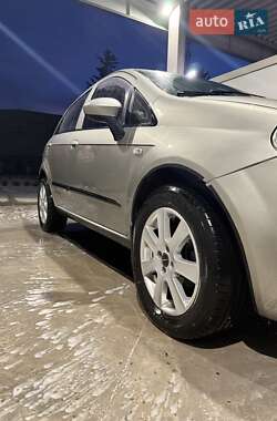 Хэтчбек Fiat Punto 2007 в 
