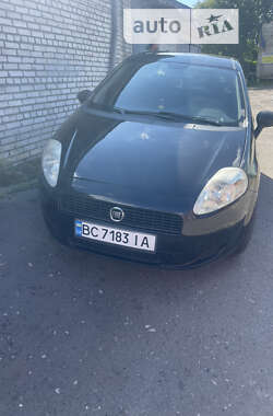 Хэтчбек Fiat Punto 2011 в 