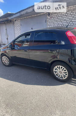 Хэтчбек Fiat Punto 2011 в 