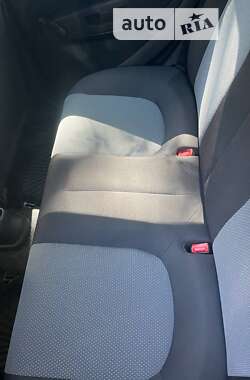 Хэтчбек Fiat Punto 2011 в 