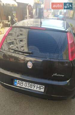 Хэтчбек Fiat Punto 2011 в 