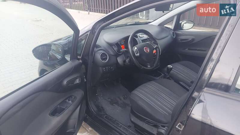 Хэтчбек Fiat Punto 2012 в Измаиле фото 12 Хэтчбек Fiat Punto 2012 в Измаиле