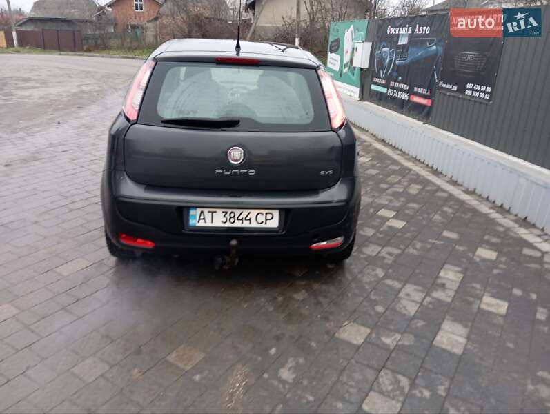 Хетчбек Fiat Punto 2010 в Городенці