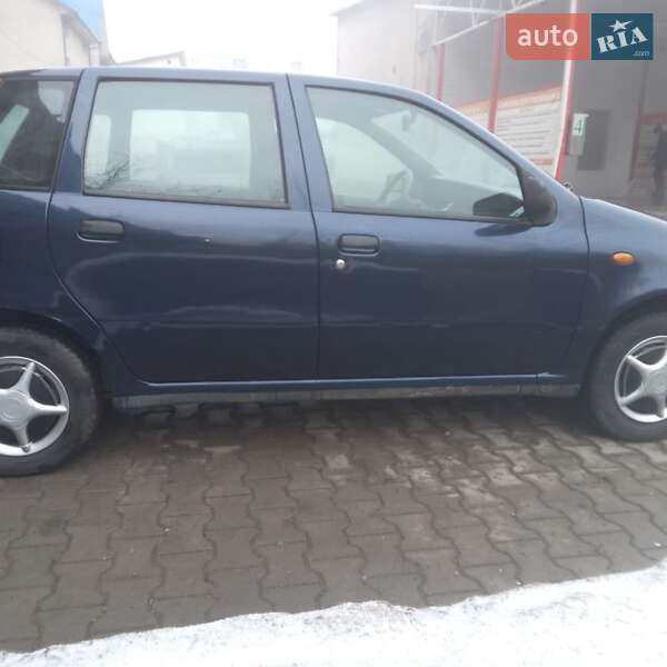 Хетчбек Fiat Punto 1997 в Чернівцях фото 73 Хетчбек Fiat Punto 1997 в Чернівцях