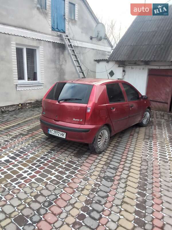 Хэтчбек Fiat Punto 2000 в Иваничах