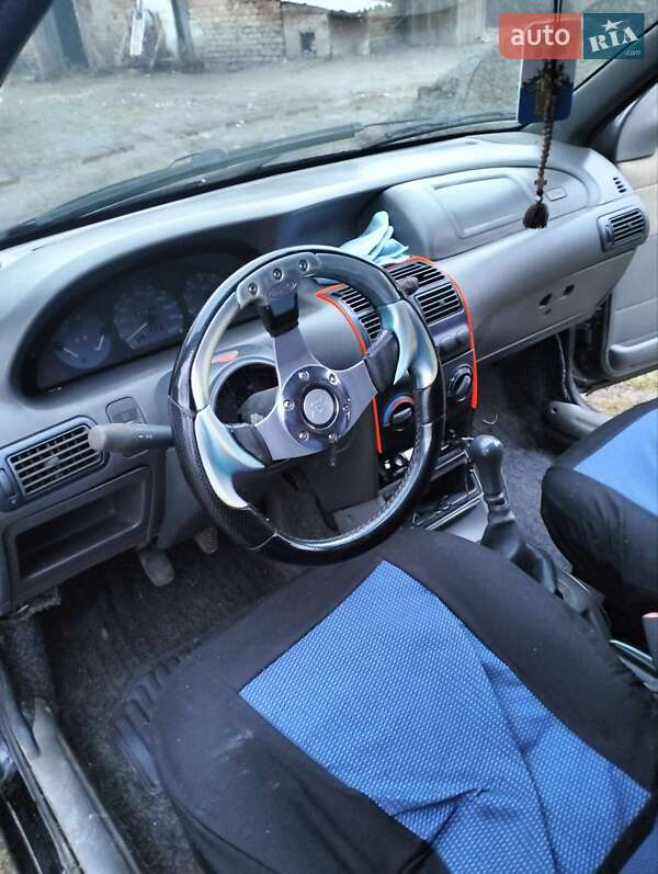 Хэтчбек Fiat Punto 1998 в Луцке