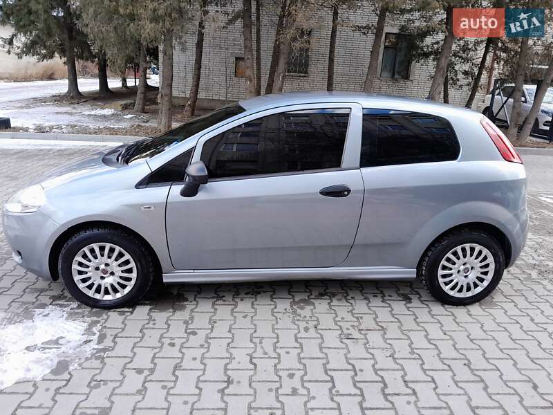 Хэтчбек Fiat Punto 2010 в Львове