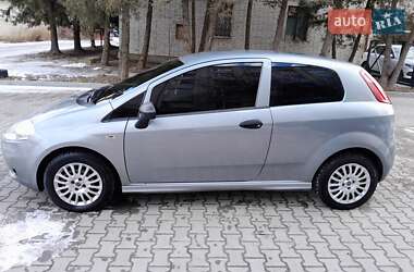 Хэтчбек Fiat Punto 2010 в 