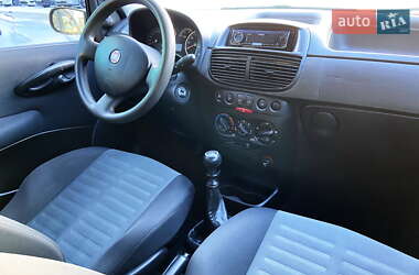Хэтчбек Fiat Punto 2008 в 