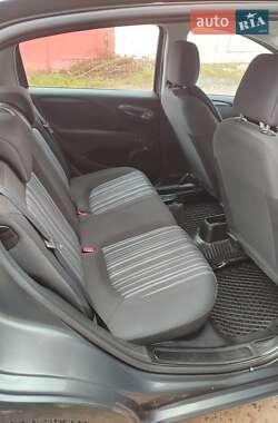 Хэтчбек Fiat Punto 2011 в 