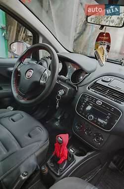 Хэтчбек Fiat Punto 2011 в 