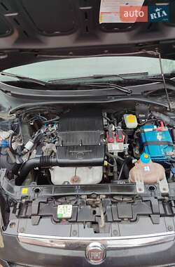Хэтчбек Fiat Punto 2011 в 