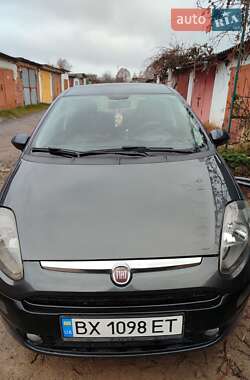 Хэтчбек Fiat Punto 2011 в 