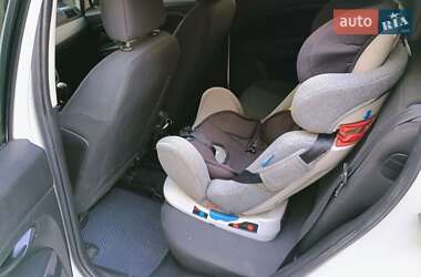 Хэтчбек Fiat Punto 2010 в 