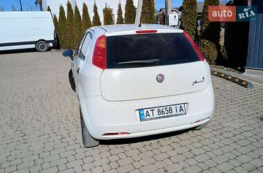 Хэтчбек Fiat Punto 2010 в 